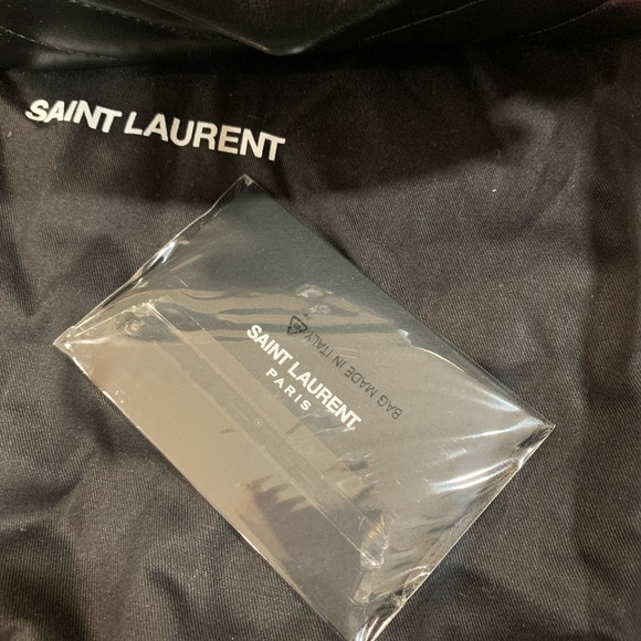 Authentic YSL mini Lou Lou - Picture 3 of 6
